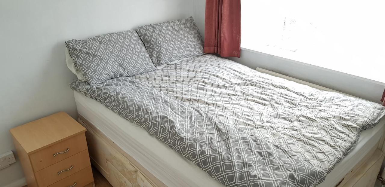 61 Baker Street Appartamento Luton  Esterno foto